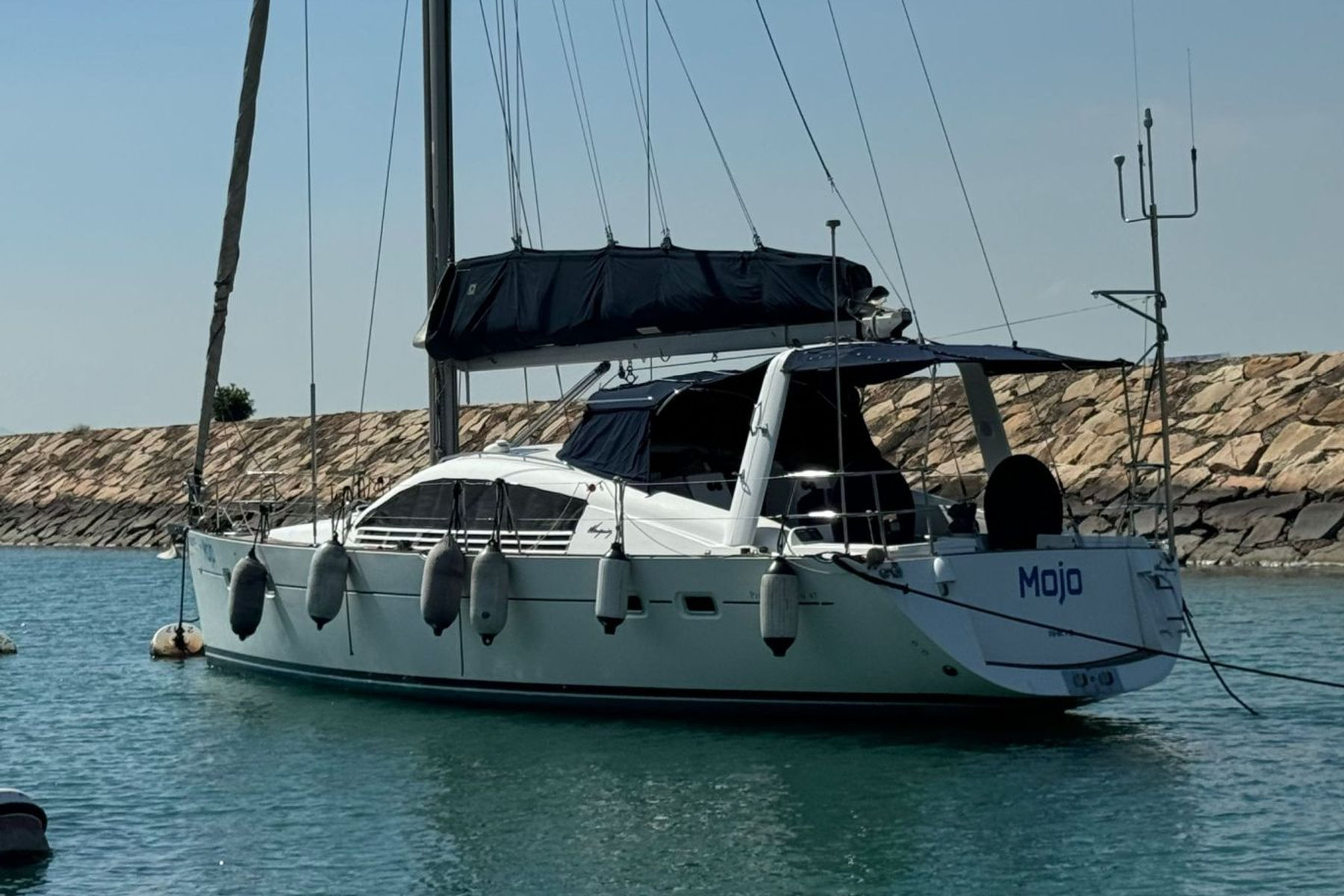 Pilot Saloon 47 exterior, interior and detail view 2